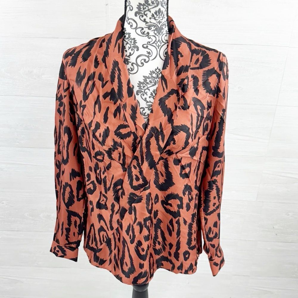 Lafayette 148 New York Leopard Print Silk Long Sleeve Top